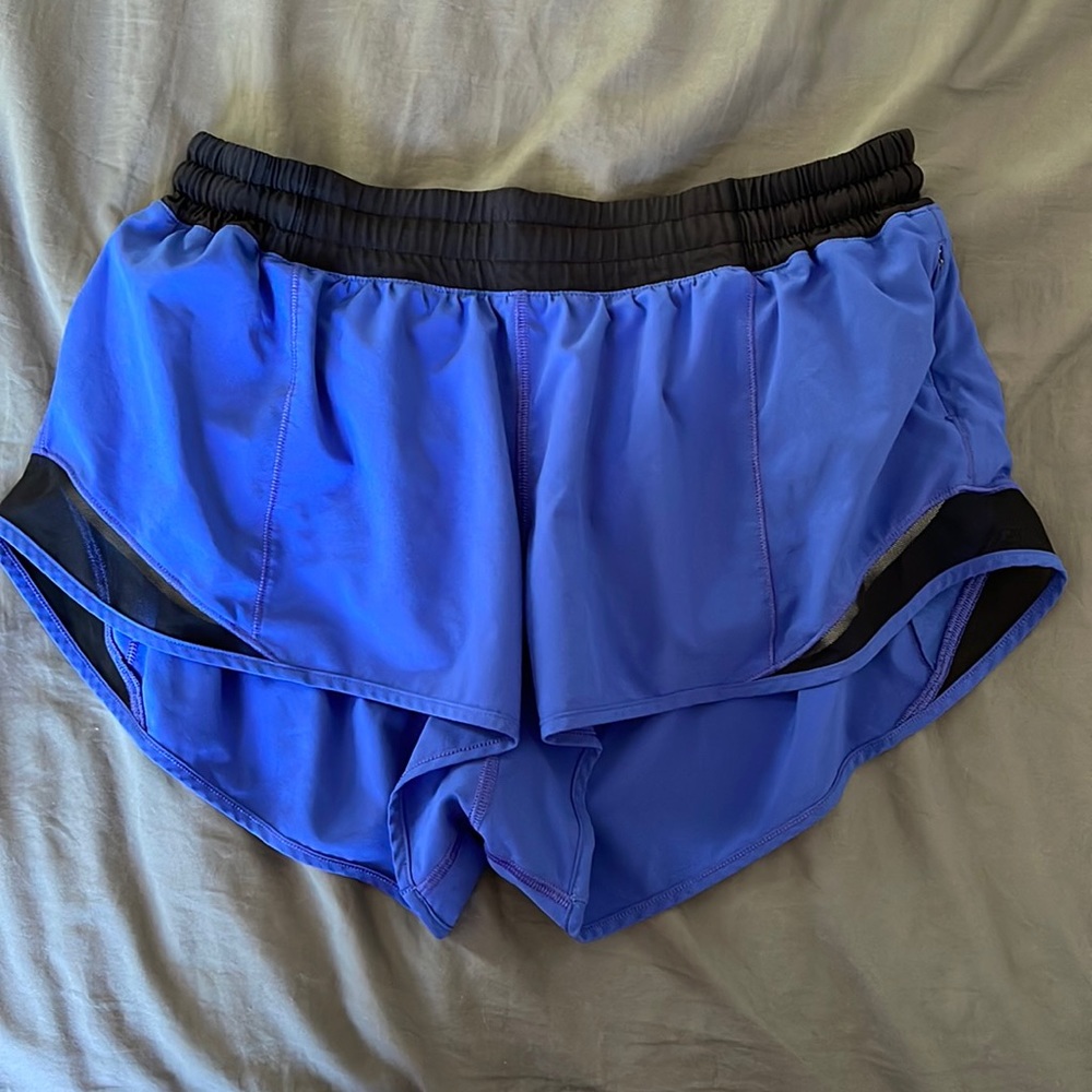 Blue lululemon 2.5 hotty hot short